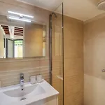 Bed and Breakfast Le Refuge - Gigaro 4*
